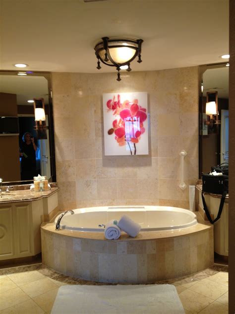 kokomo hotels jacuzzi rooms.